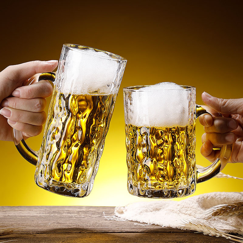 Tree-patterned household beer cups with handles, large draft beer cups, bar glass water cups, thickened tea brewing cups Application Scenario