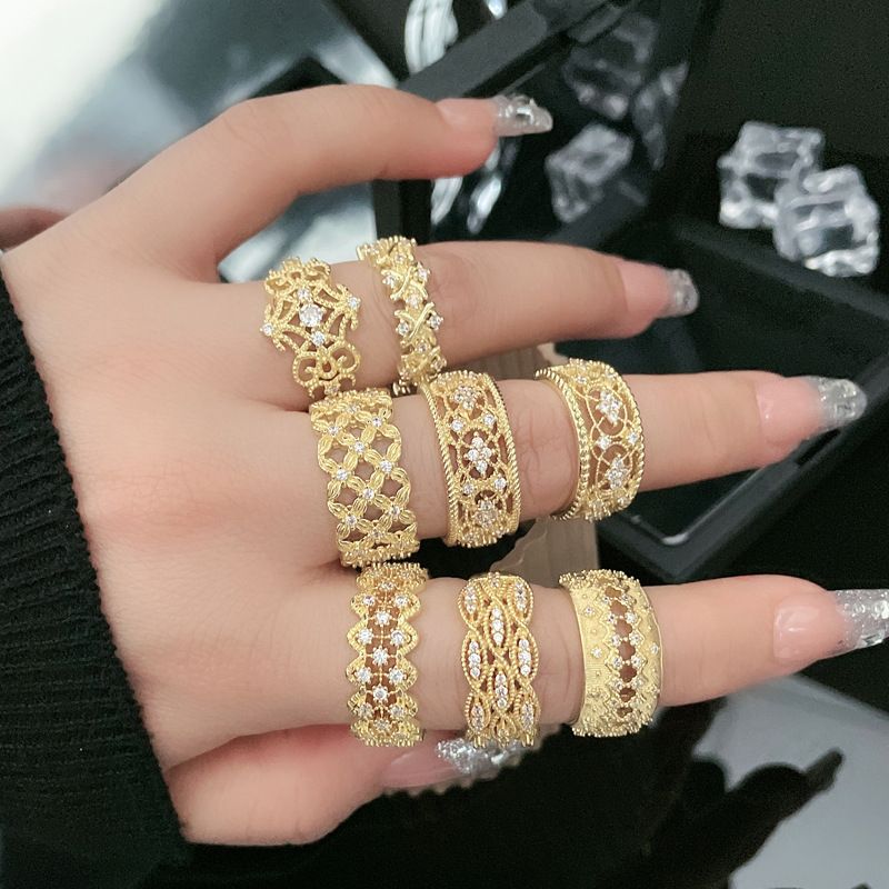 A new Chinese-style retro lace hollowed-out high-end open ring with a feminine charm, a court Instagram niche design ring details Picture