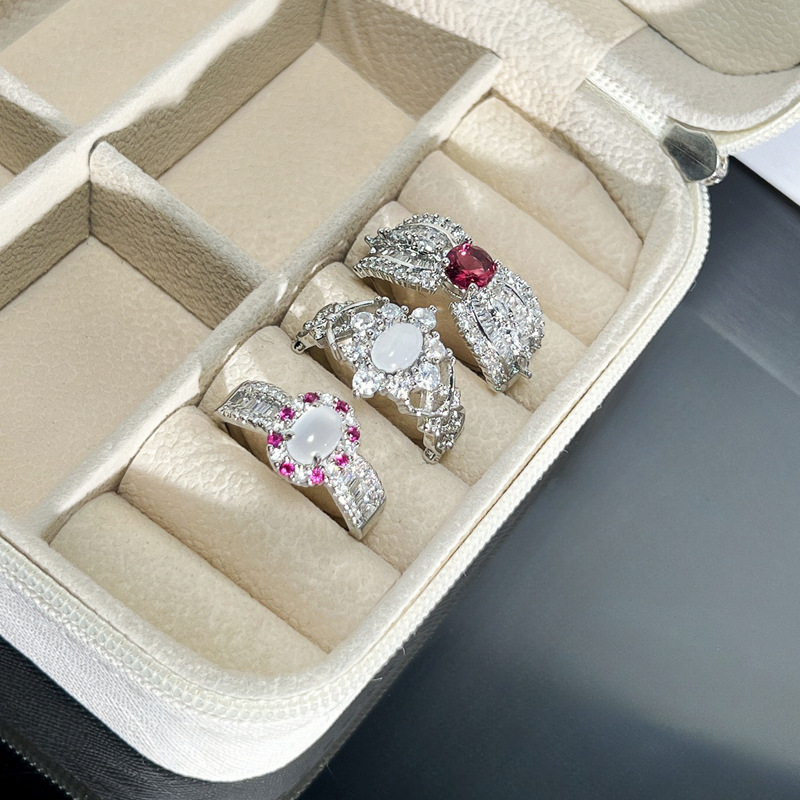 A delicate and trendy new Chinese-style light luxury high-end ring with a slightly inlaid egg surface and an open opening, a cold and elegant style ring for women on Instagram Specification drawing