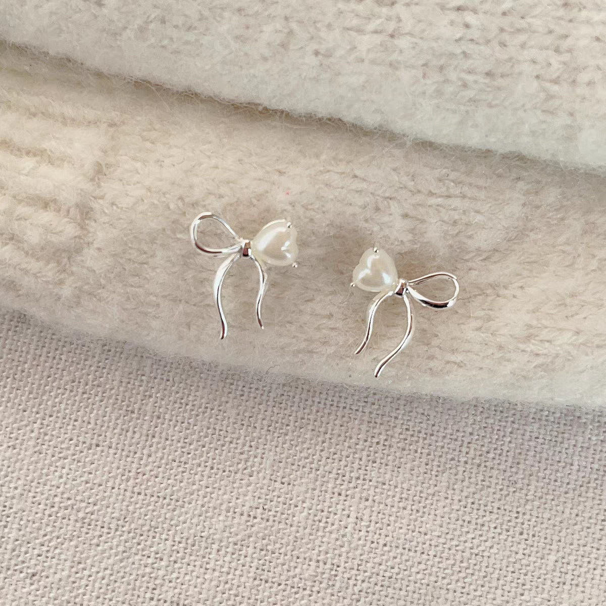 New 925 bright heart-shaped pearl bow stud earrings for women, sweet and unique, irregular earrings, trendy Application Scenario