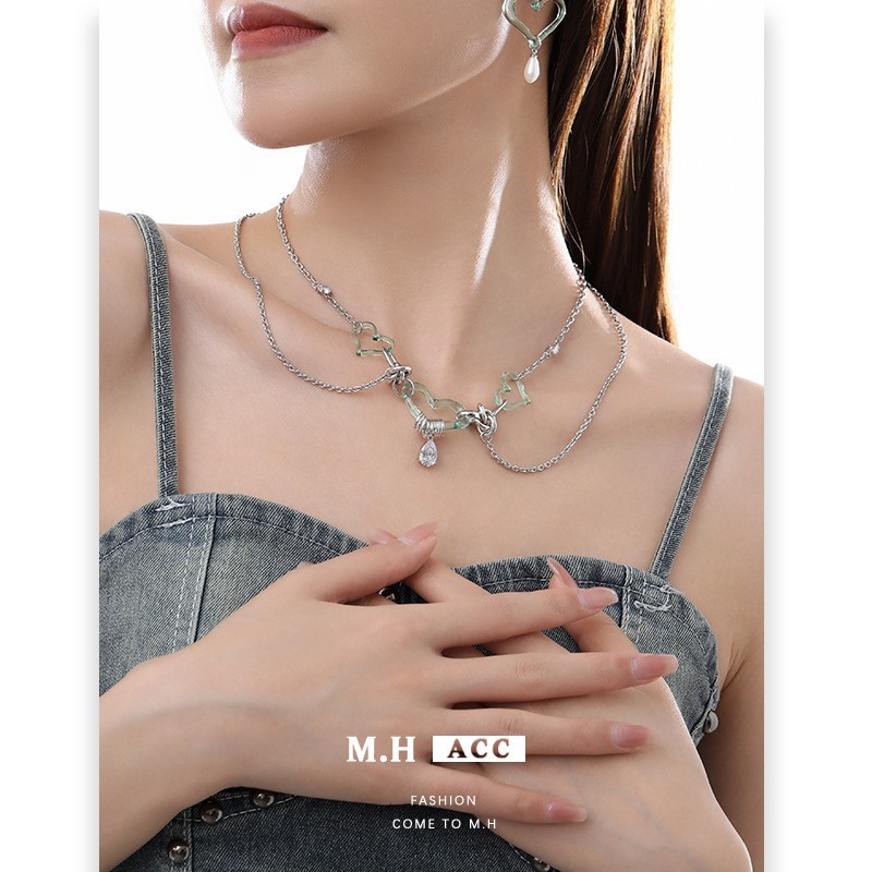 Original InS-style mint green heart-shaped necklace for women, a unique and high-end double-layer layering collarbone chain fashion accessory details Picture