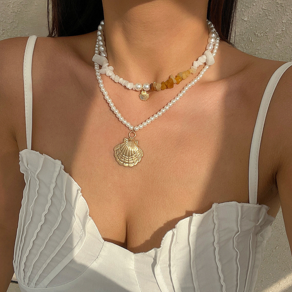 European and American cross-border jewelry beaded shell ocean style retro necklace crushed stone baroque imitation pearl necklace details Picture