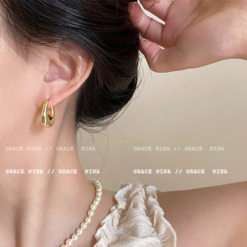 European and American cold style U-shaped earrings for women, 2024 new fever style earrings, simple and trendy exaggerated earrings Specification drawing