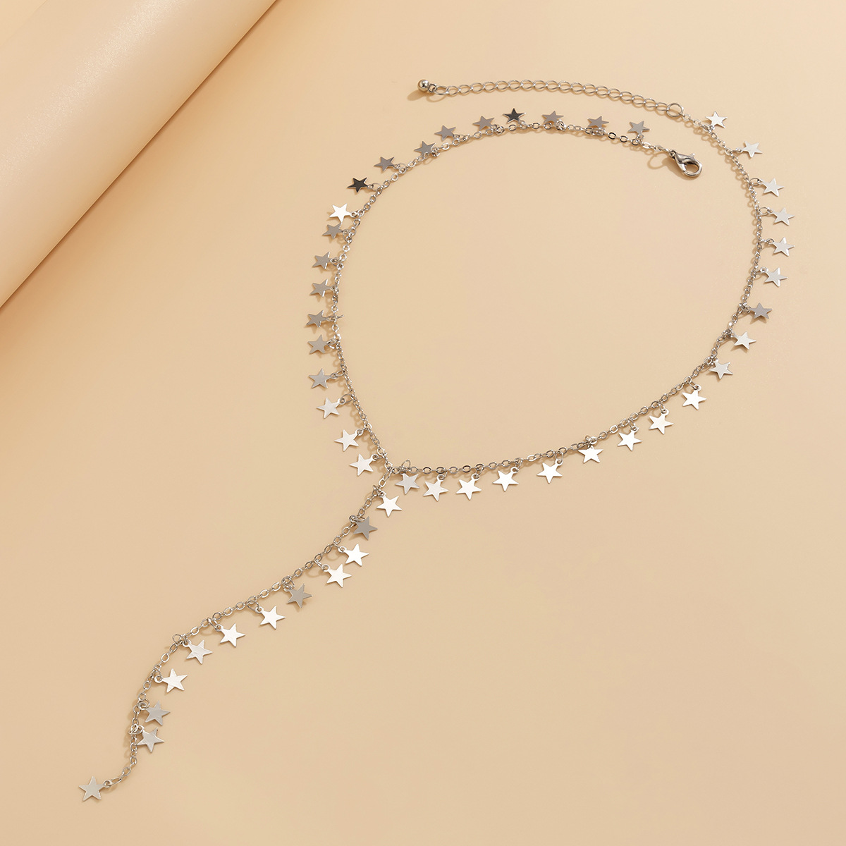 A versatile European and American cross-border accessory, a long Y-shaped star-shaped tassel sweater chain necklace, a simple and elegant metal necklace details Picture