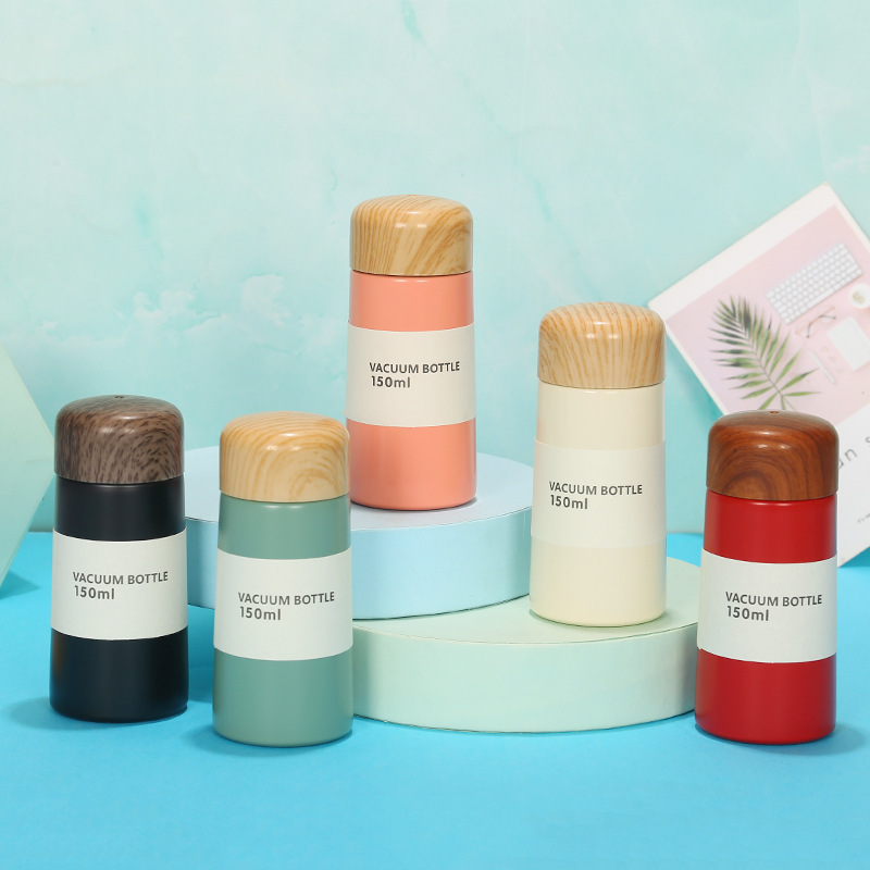 This is a popular mini pocket cup with a 316 stainless steel inner liner and a thermos. It is a creative and portable gift for holding pills and can be printed with a LOGO details Picture