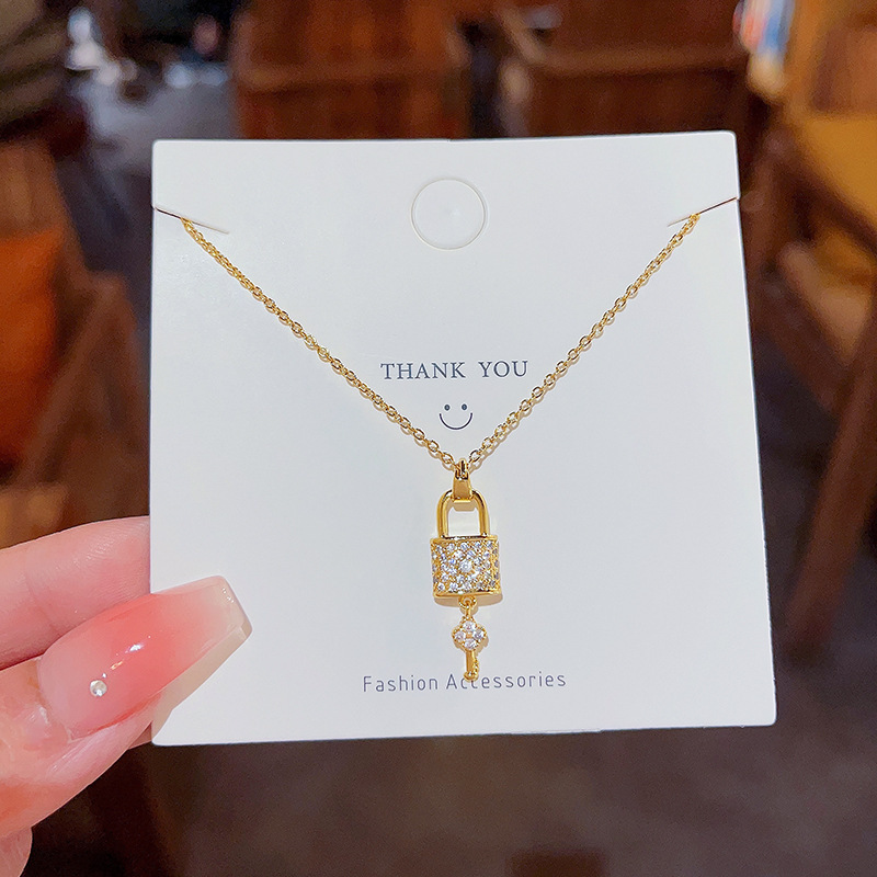 Titanium steel non-fading necklace, women's niche light luxury, niche design sense pendant, Instagram trendy Internet celebrity key lock collarbone chain details Picture