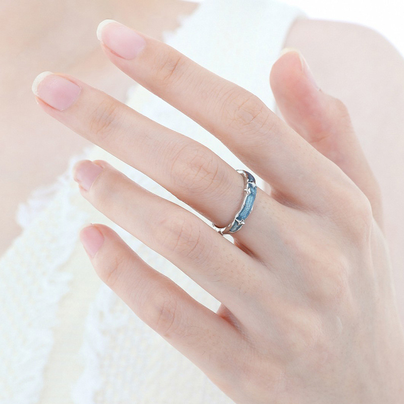 A minimalist and individualistic French ring for both men and women, with a sweet and cool star style and a cold vibe, is an ins open index finger ring details Picture