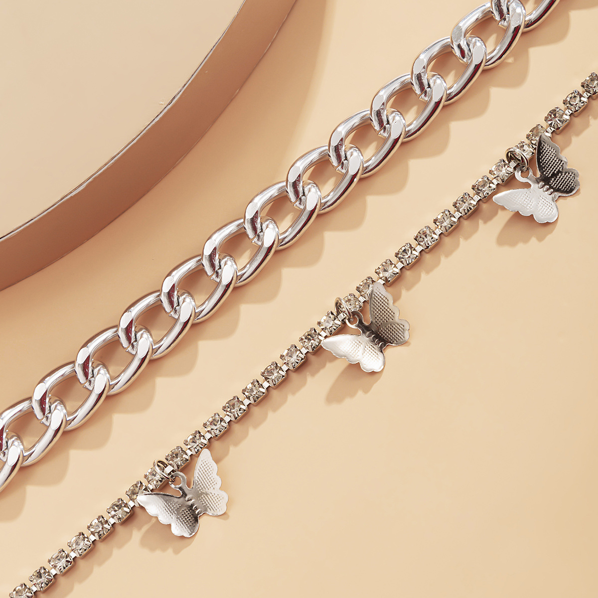 European and American cross-border jewelry: Simple double-layer alloy small butterfly chain necklace, geometric style full diamond collarbone necklace Application Scenario