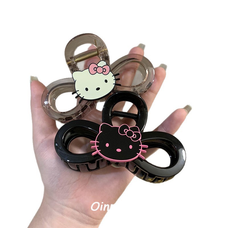 Cartoon hellokitty grappling clip, female double-sided five-pointed star shark clip, cute and girlish, back head updo hair clip Application Scenario