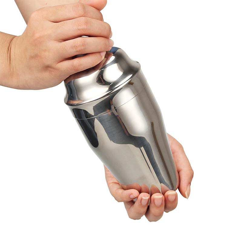 Stainless steel shaker cup set cocktail shaker complete 700ml three-section milk tea bar mixing tools Application Scenario