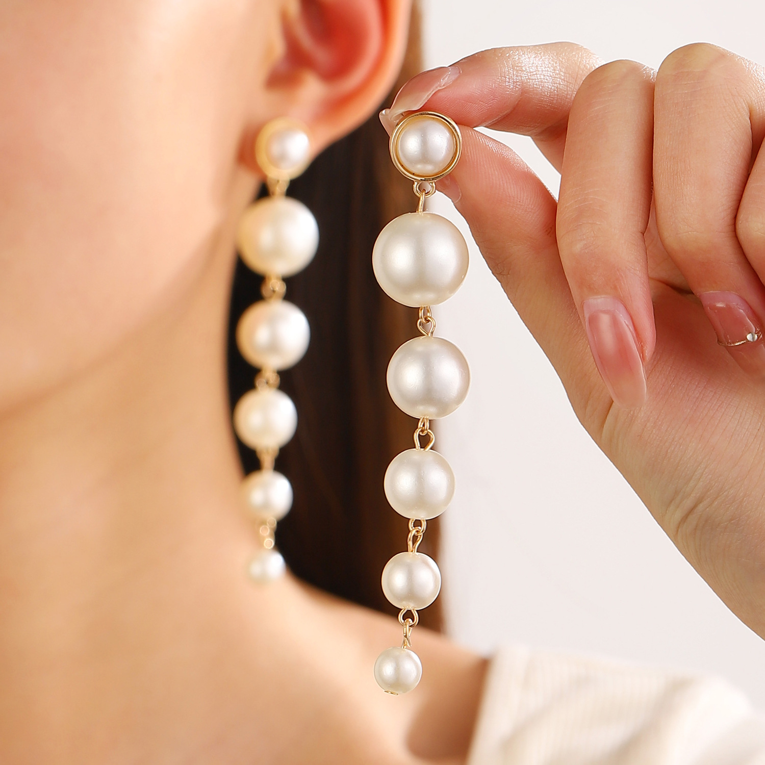 Wholesale of elegant large string of long pearl earrings and Baroque exaggerated long earrings from Japanese and Korean socialites Specification drawing