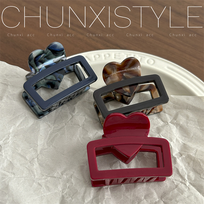 Korean Internet celebrity's exquisite hollowed-out red heart-shaped acetate grab clip, small ponytail clip, shark clip at the back of the head, hair accessory for women details Picture