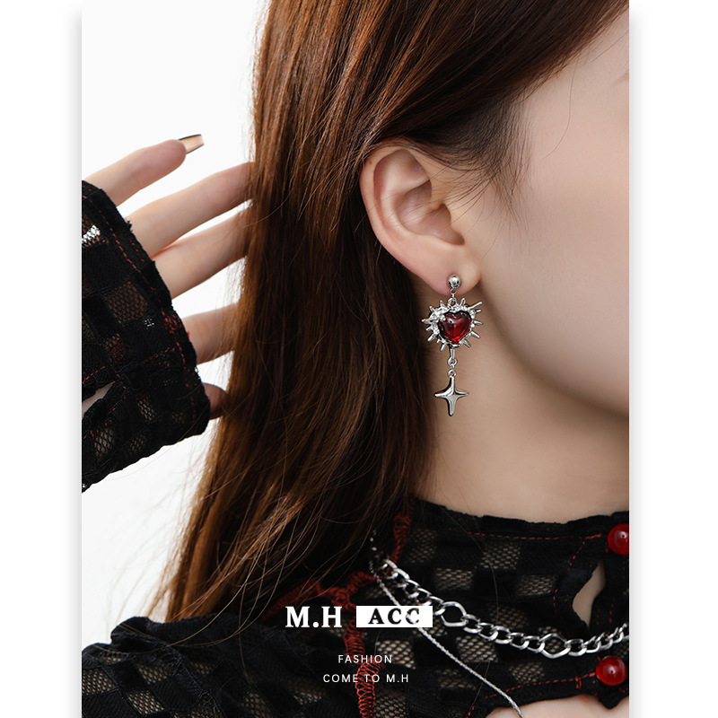 Gothic dark thorny heart-shaped earrings with a niche and high-end feel, European and American cross-border earrings, fashionable and elegant earring accessories details Picture