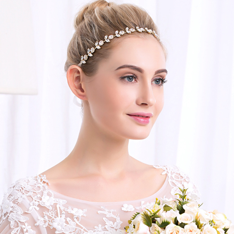 Wholesale of new European and American rhinestone headbands, simple bridal accessories, sunflower headbands, and luxurious and elegant bridal headwear Specification drawing