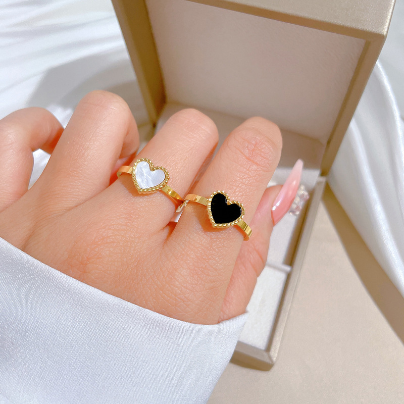 【 Non-Fading 】 Black and white heart-shaped titanium steel cold style dance ring for men and women, trendy and simple food rings on Instagram full figure
