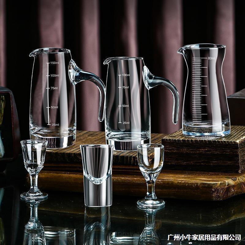 A set of 15ml bullet-shaped small wine glasses with gold edges in the glass gilding white spirit cup gift box. The bullet-shaped glasses are printed with logos Application Scenario