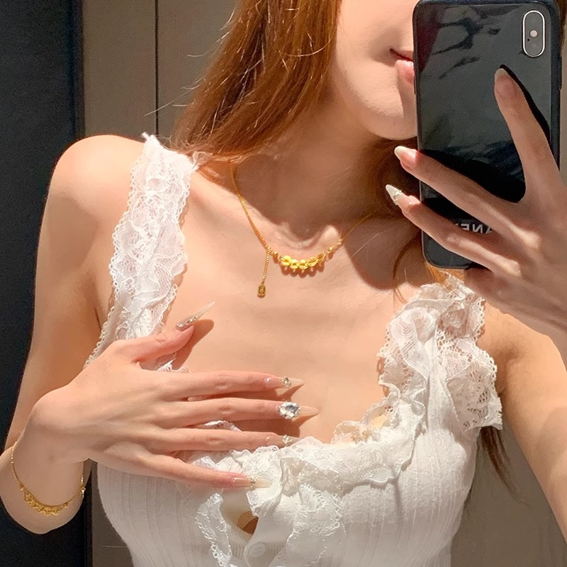 New Chinese-style crushed ice Five-Emperor Coin copper coin necklace, women's light luxury, niche design, fashionable collarbone chain neck chain Application Scenario