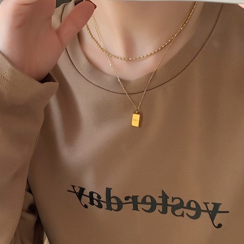 French-style double-layer necklace, square pendant for women, simple, individual, niche and elegant, versatile collarbone chain accessory details Picture