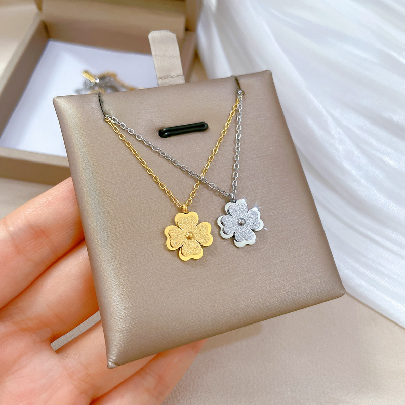 【 All-titanium Steel 】 Gold foil four-leaf flower minimalist style furnace real gold necklace, female Instagram Internet celebrity collarbone chain accessory full figure