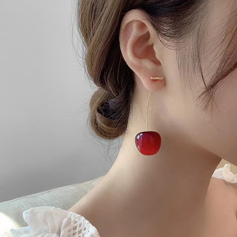 Early autumn cherry earrings, a high-end, light luxury and niche earpiece. Dried flower fruit cherry earrings, a fresh and sweet accessory for women full figure