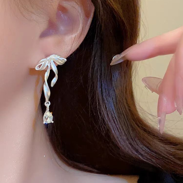 Bow ribbon zircon stud earrings for women, sweet and elegant, niche design sense earrings, elegant and high-end, internet-famous earrings details Picture