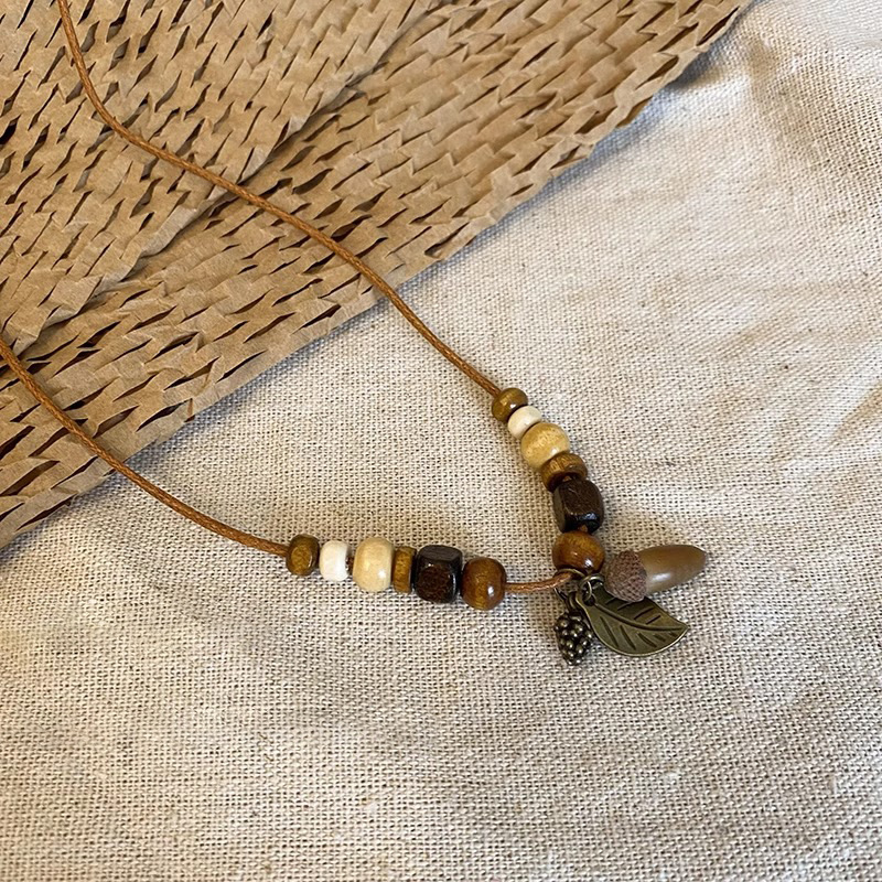New Chinese-style dried fruit and acorn necklace for women, ins forest-themed fashion beaded, retro, versatile and high-end sweater chain accessory Application Scenario