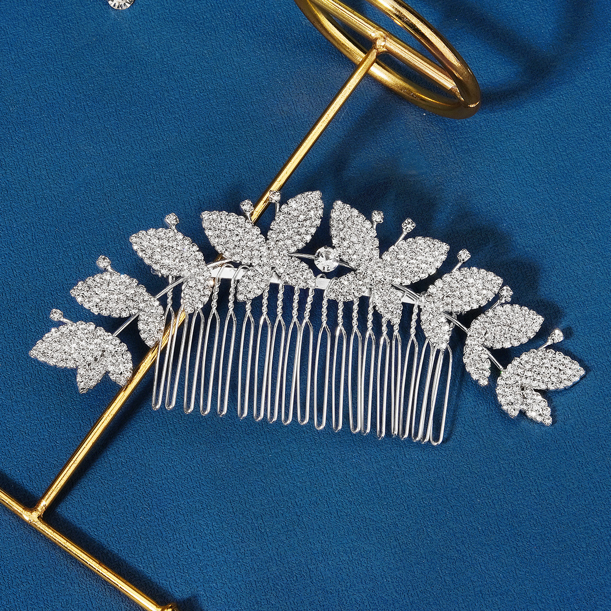 Korean version bridal hair accessory, floral butterfly comb, wedding dress, evening gown, updo headwear, versatile for daily use, alloy water diamond comb Application Scenario