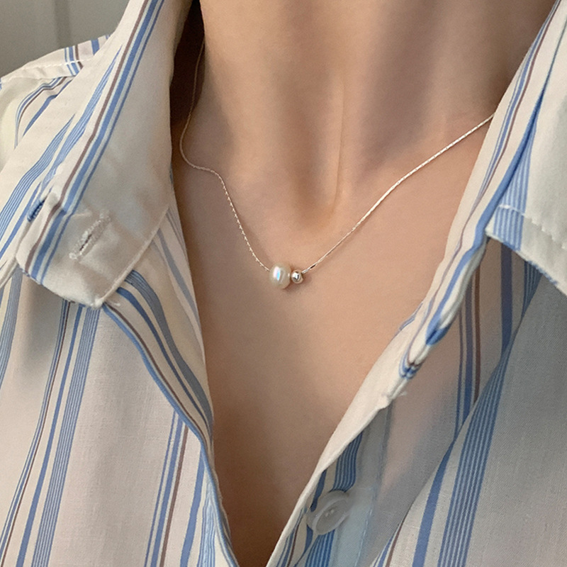 Minimalist pearl necklace for women, 2023 new style, popular on Instagram, with a niche design sense collarbone chain, elegant and versatile full figure