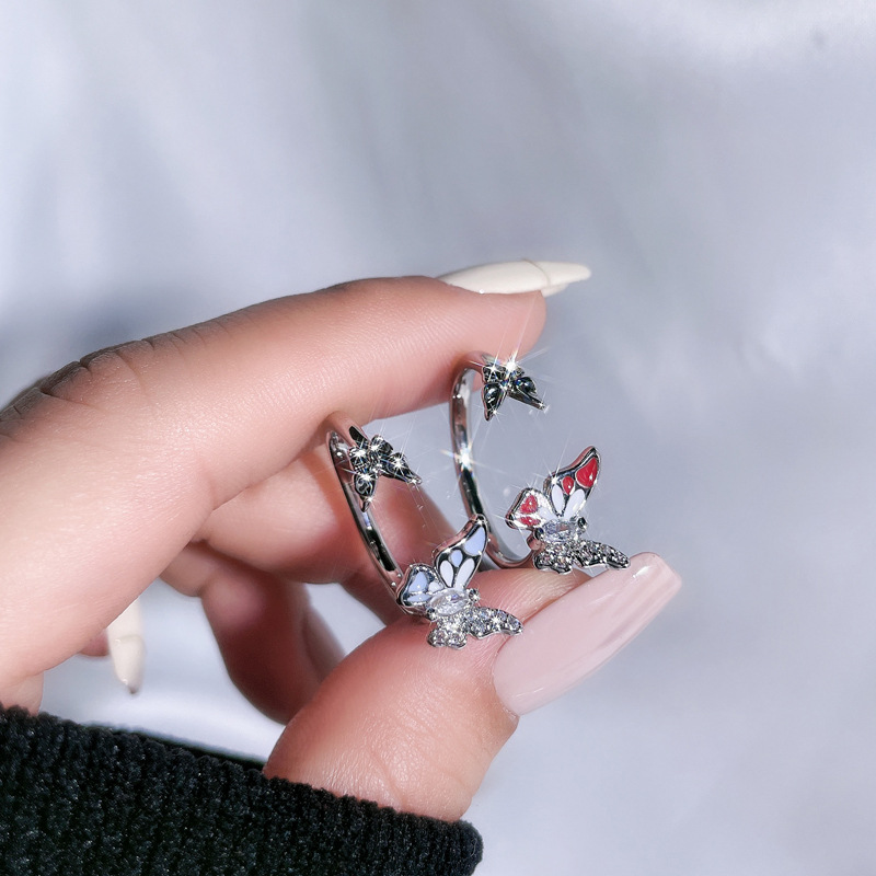 A light luxury sweet and cool style butterfly drip glaze open ring for women on Instagram, a cold style, niche and high-end fashion trend ring Application Scenario