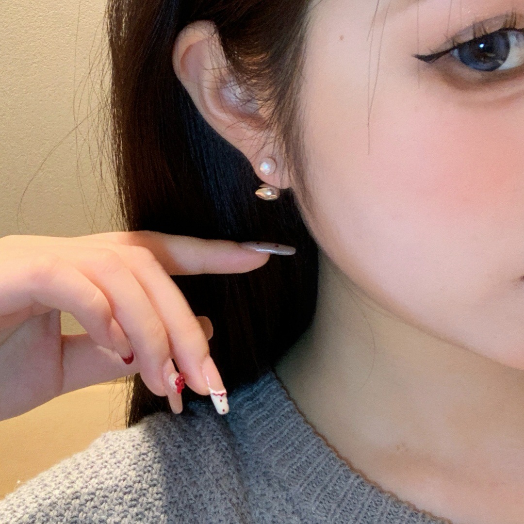 The 2025 new best-selling pearl pendant stud earrings for women, with a niche design sense and a high-end, light luxury style, are earrings and pendants Specification drawing