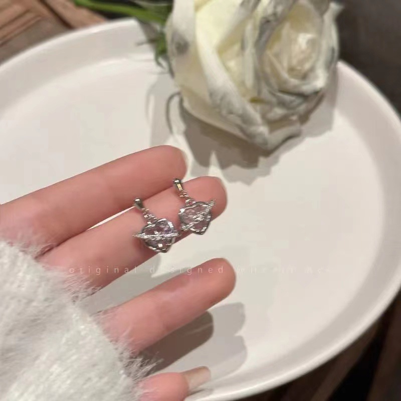 A must-have for sweet girls! Pink zircon heart-shaped earrings for women, a light luxury, high-end, niche design, fashionable, versatile and simple earrings Specification drawing