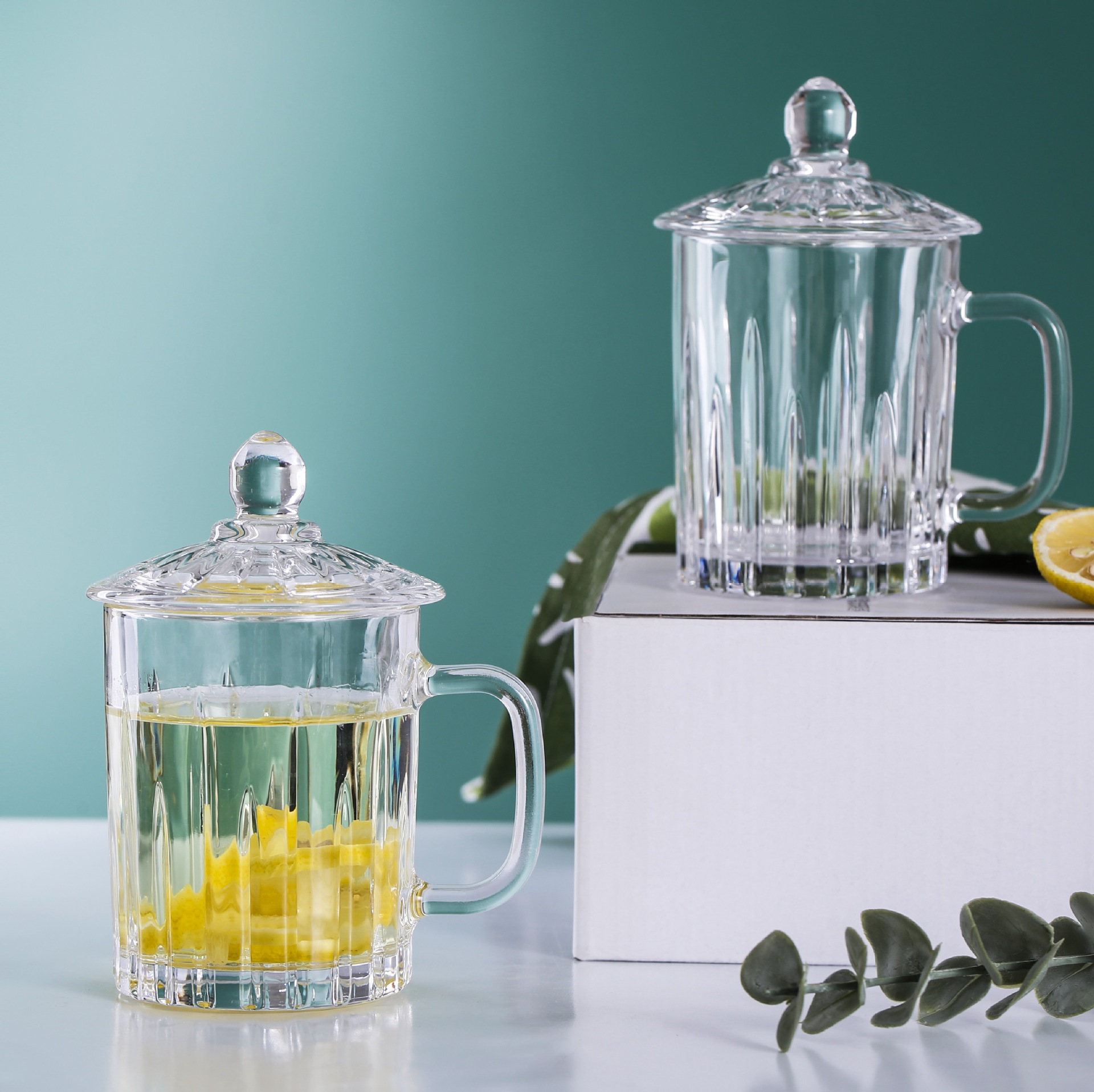Household glass cups, office and meeting water cups, tea drinking cups, large-capacity multi-functional glass cups with LIDS Application Scenario