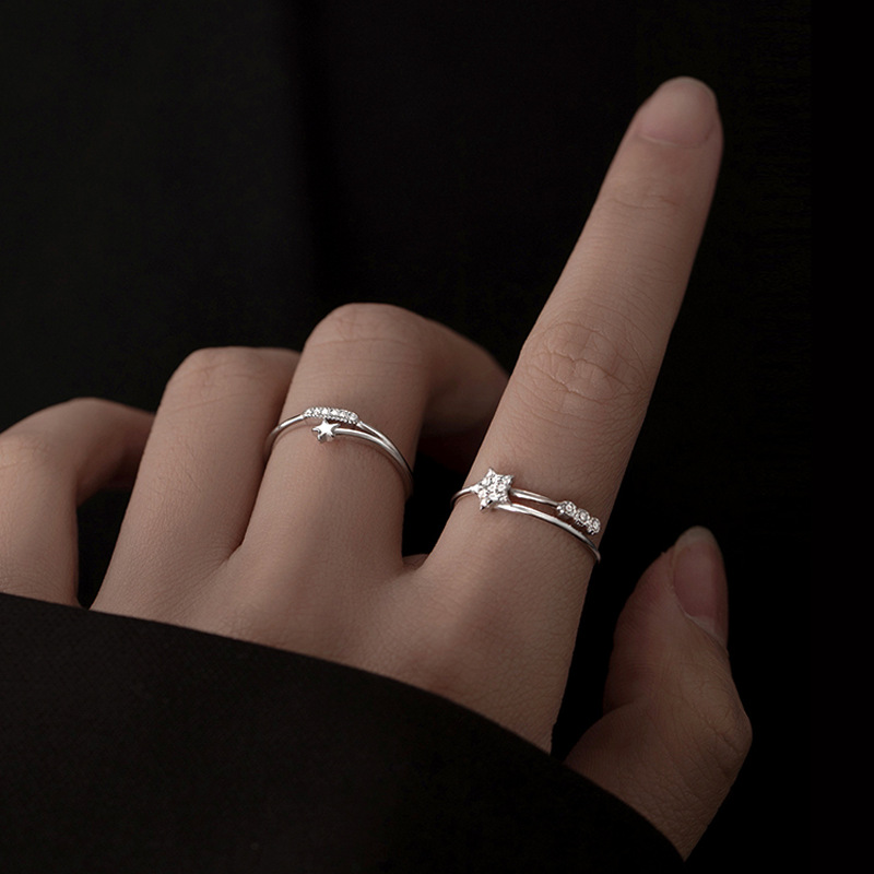 A simple star-shaped opening ring for women, exuding a sense of light luxury and sophistication, with a niche and cold style. It's a unique and versatile index finger ring for best friends details Picture