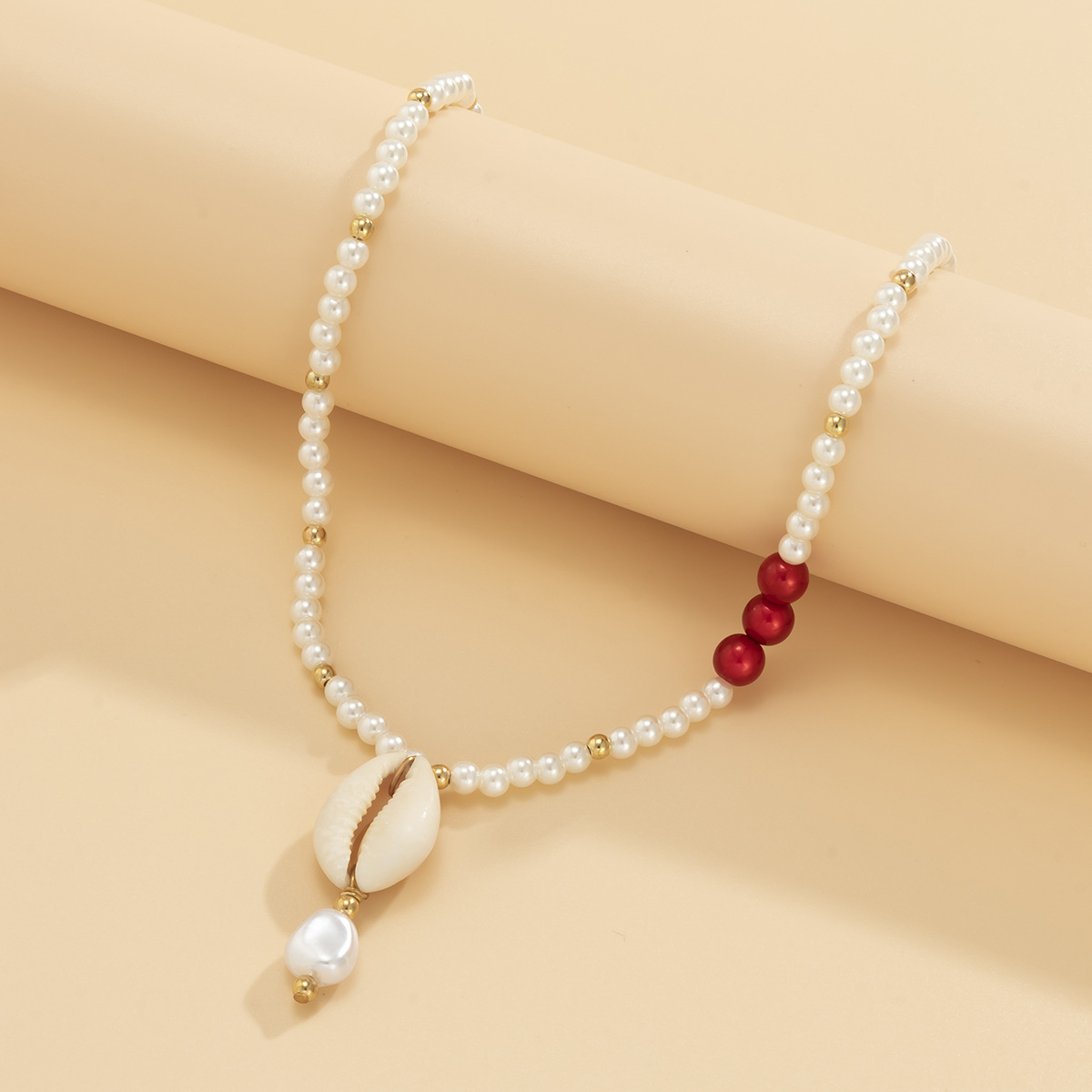 A pastoral vacation style color-blocking rice bead shell woven necklace, a European and American ethnic patchwork imitation pearl collarbone necklace for women details Picture