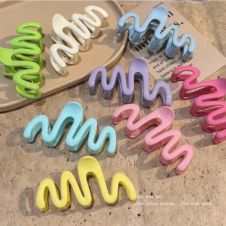13cm wavy line hair clip, women's vacation style acrylic extra-large bun hair clip, large hair volume shark clip for spring and summer Specification drawing