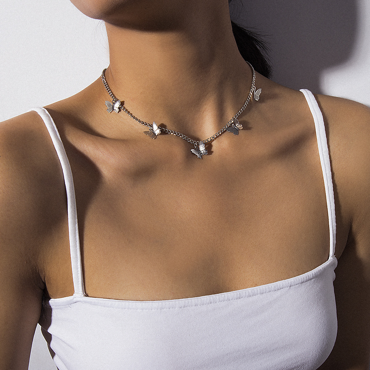 European and American cross-border jewelry, personalized geometric tassel pendant necklace, feminine charm, single-layer butterfly, fashionable and versatile necklace details Picture
