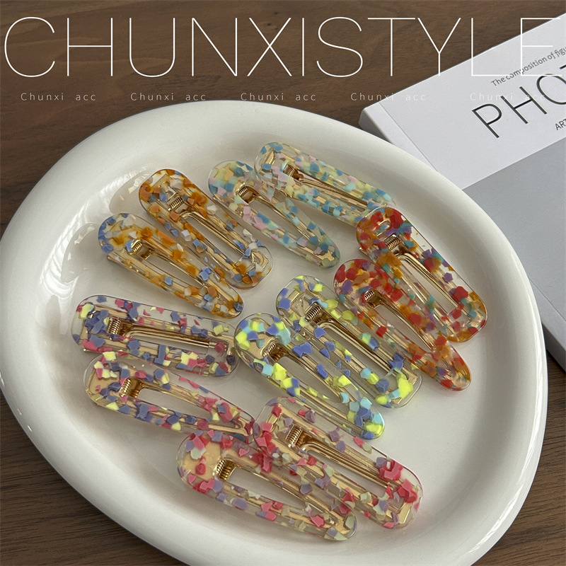 Girlish Hyuna colorful hair clips, retro forest-style side clips, bangs clips, jelly-colored hair clips, Korean headwear and hair accessories Application Scenario