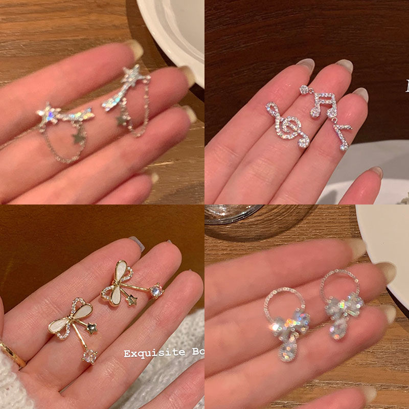 Elegant star-shaped stud earrings, a new trendy, versatile and niche design for women's earrings in 2025 full figure