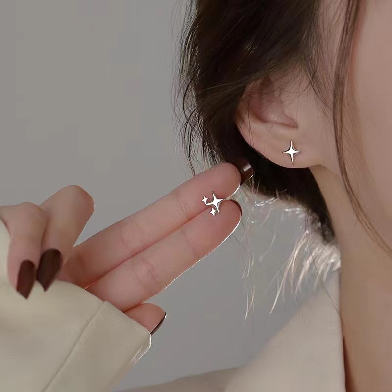 Star Stud Earrings for Women 2025 New Style Stylish earrings, niche design sense, starlight light luxury, high-end and elegant earrings details Picture