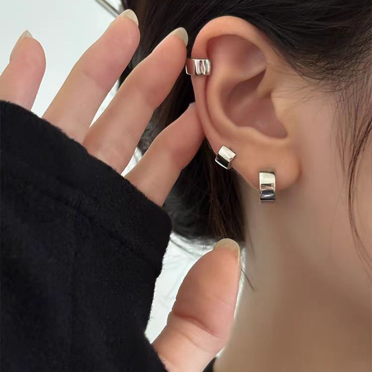 Plain ring earrings, women's ear bone stud, high-end feel, ear bone ring, ear ring, ear buckle, ear stud, men's trendy earrings, 2025 new style Application Scenario
