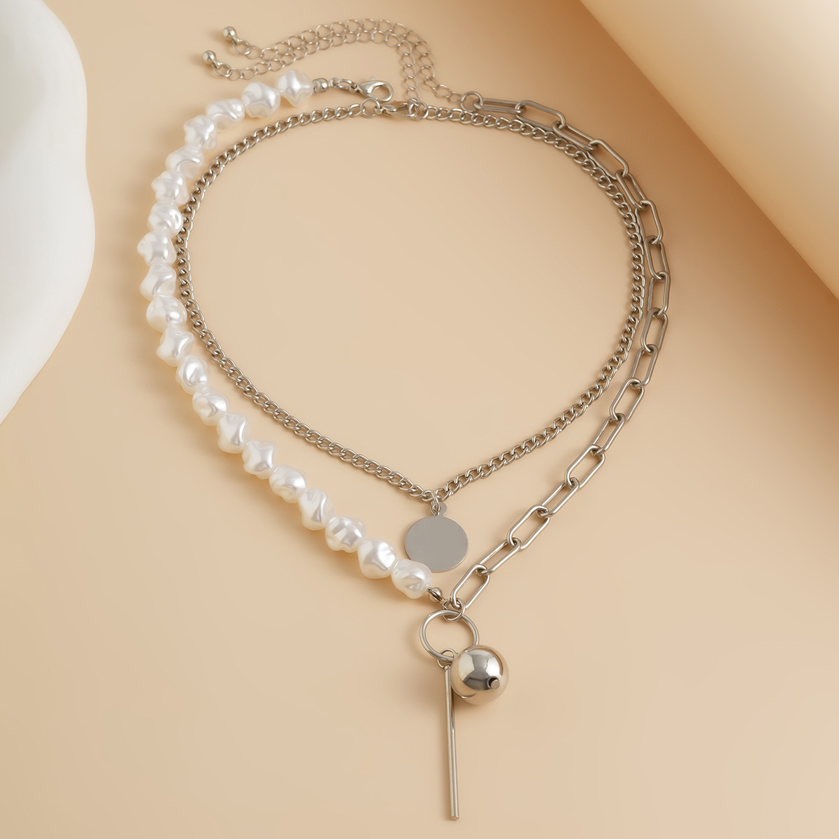 European and American cross-border jewelry, personalized and simple starfish alloy pendant necklace, Baroque-style multi-layer pearl collar Application Scenario