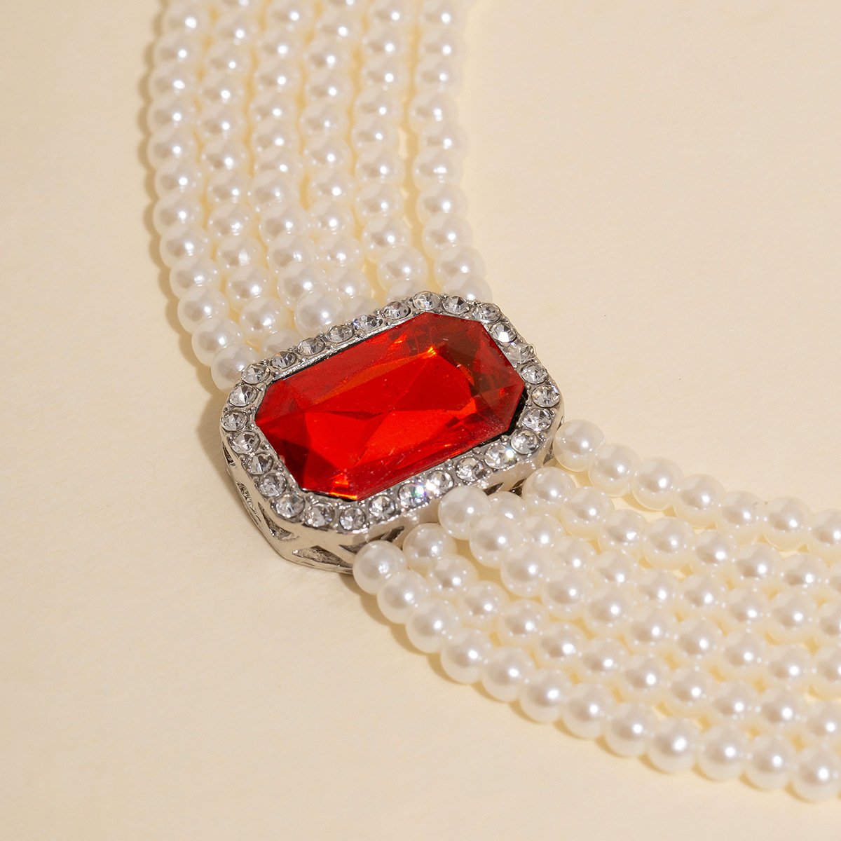 European and American cross-border jewelry retro baroque court style light luxury elegant multi-layer diamond-encrusted necklace necklace Application Scenario