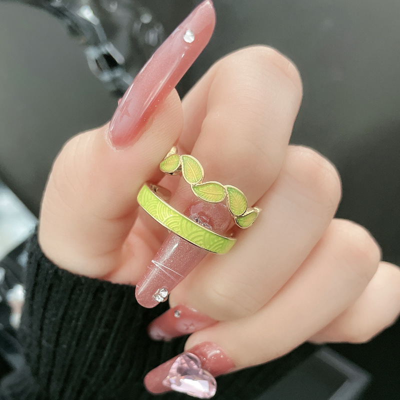 New enamel drop glaze irregular leaf ring, a new Chinese cold style, high-end and fashionable open ring full figure