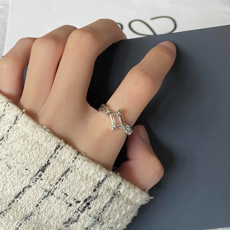 A niche design, high-end and cold style, irregular personality ring, women's geometric zircon retro open ring index finger ring full figure