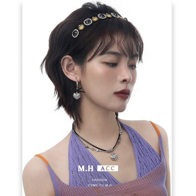 925 Silver Needle Letter Heart Series Earrings, original design with a high-end feel, sweet girl's ins style, fashionable and versatile earrings for women Specification drawing