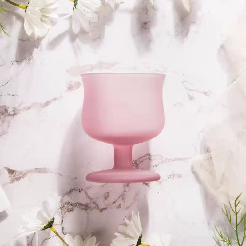 Niche vintage wine glasses, ins frosted light purple low-stemmed glass, champagne glass, wine glass, beverage glass, juice glass Application Scenario