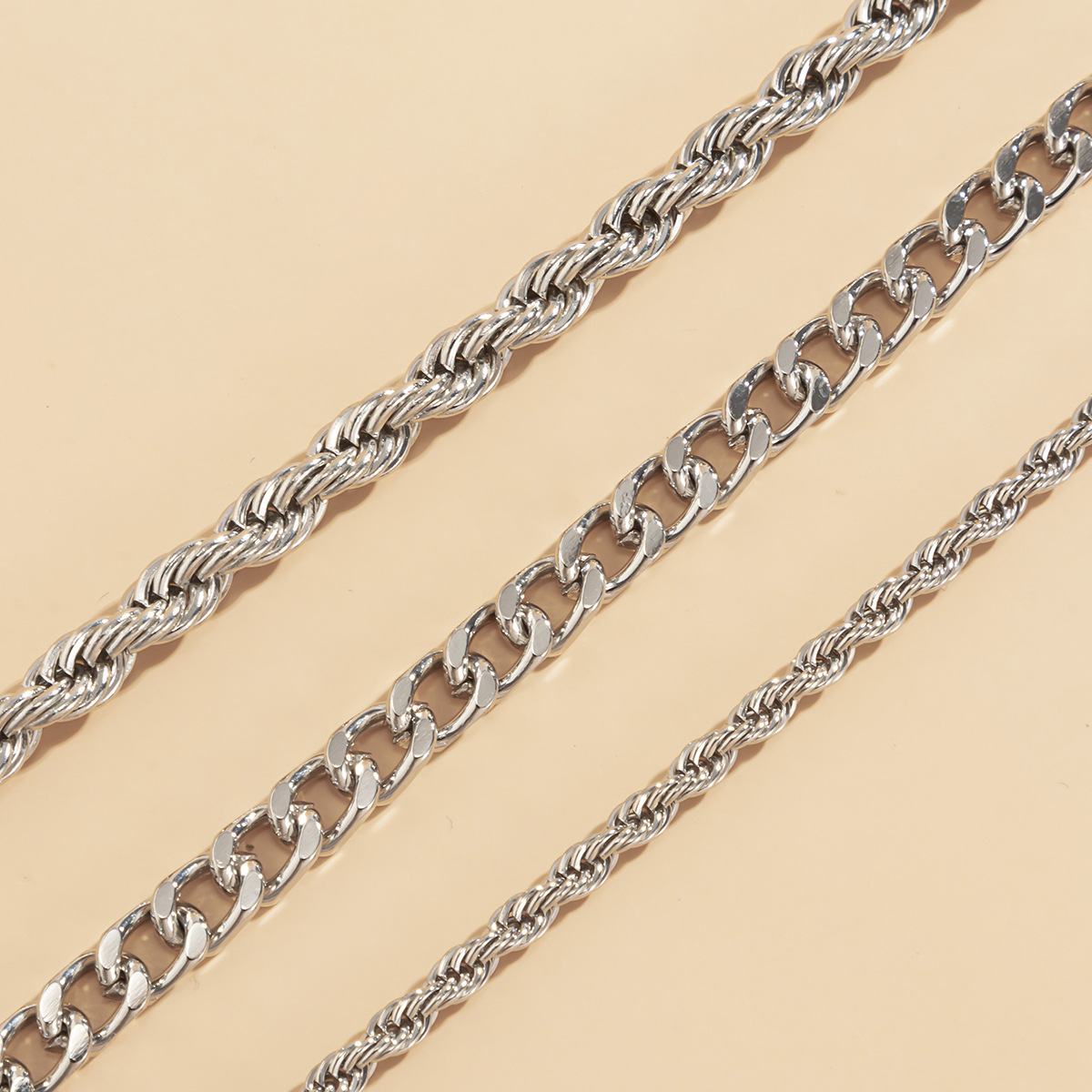 European and American cross-border accessories hip-hop punk simple three-layer chain necklace, elegant and personalized set necklace for women Application Scenario