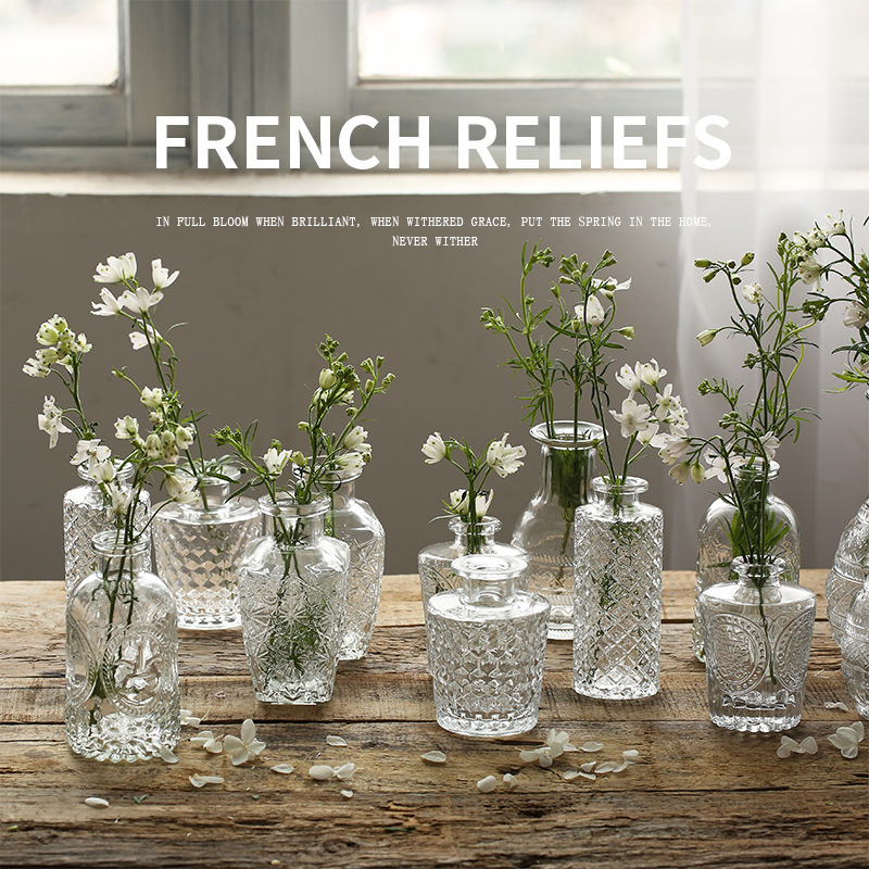 Nordic glass vase, French retro relief Ins-style home decoration, living room coffee table, vase, living room decoration details Picture