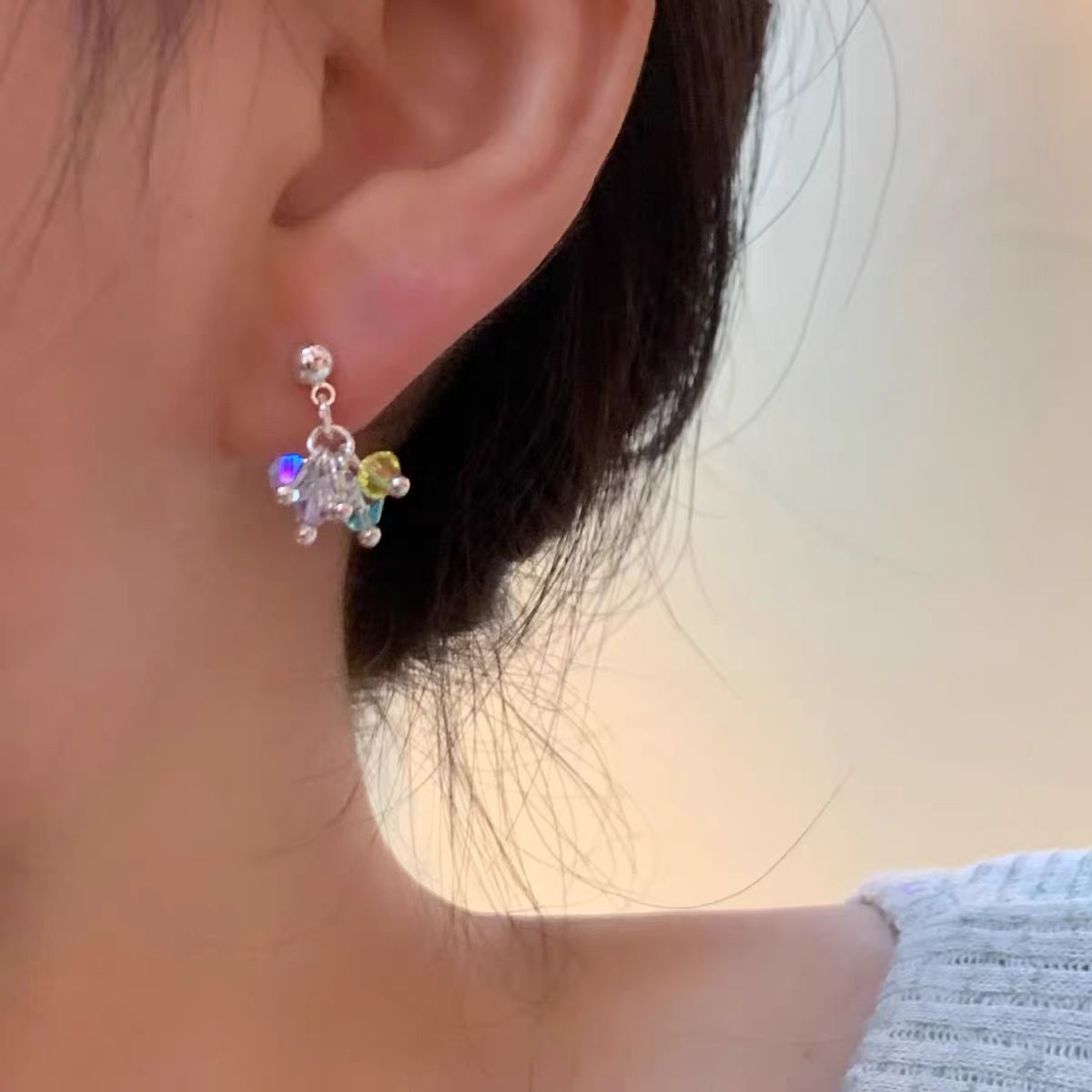 Fashionable bestsellers, colorful crystal tassel earrings, a niche and high-end feel, dopamine light luxury stud earrings, elegant and versatile earrings details Picture