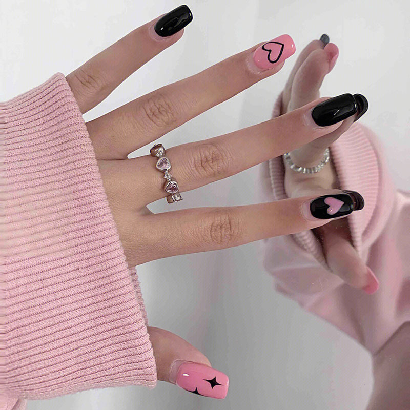 A pink diamond heart-shaped ring for a young girl, a unique design for women, exudes a sense of high-end luxury and exquisite refinement. The opening is adjustable and the ring has a cool and elegant style details Picture